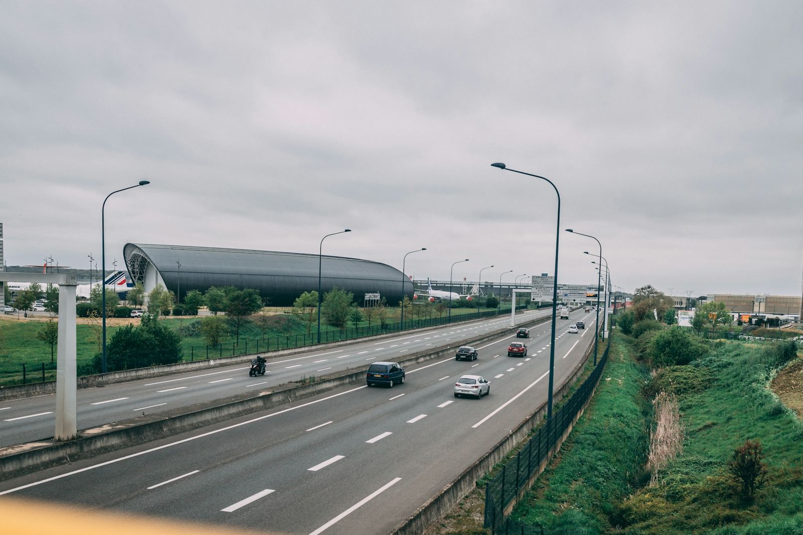 Autoroute près de l'aéroport Roissy-CDG